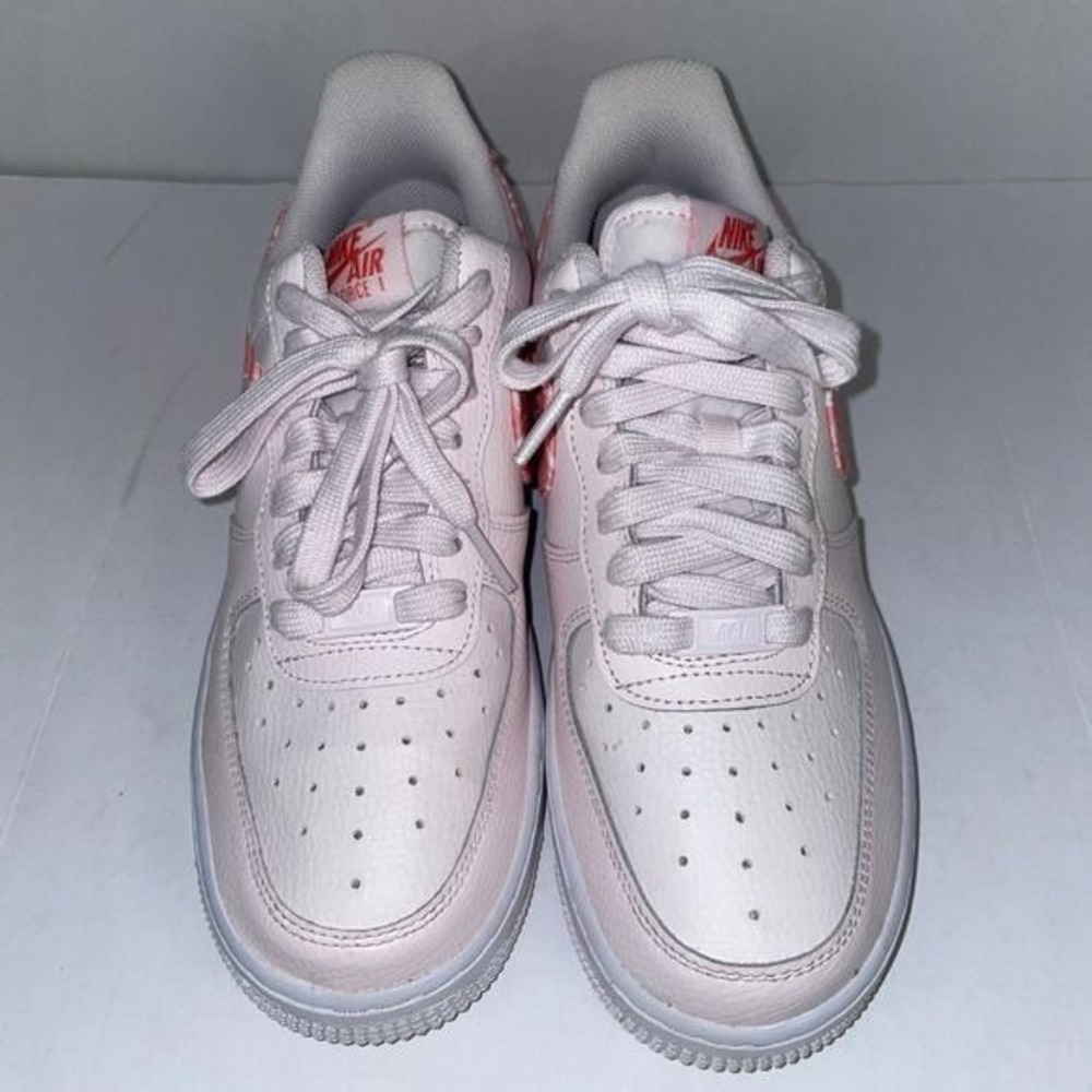 Nike Air Force 1 Low Pink Paisley Bandana Sneakers FD1448-664 Womens 8 - Picture 2 of 9